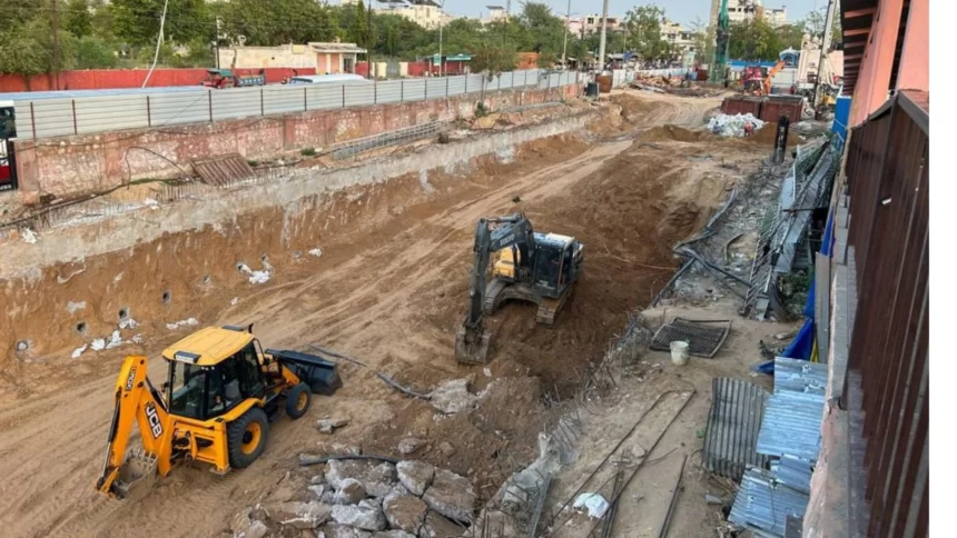 Basement excavation, CSS footing construction, OFC and Panel Room and other construction are in active process under the renovation of Gandhinagar Jaipur Railway Station